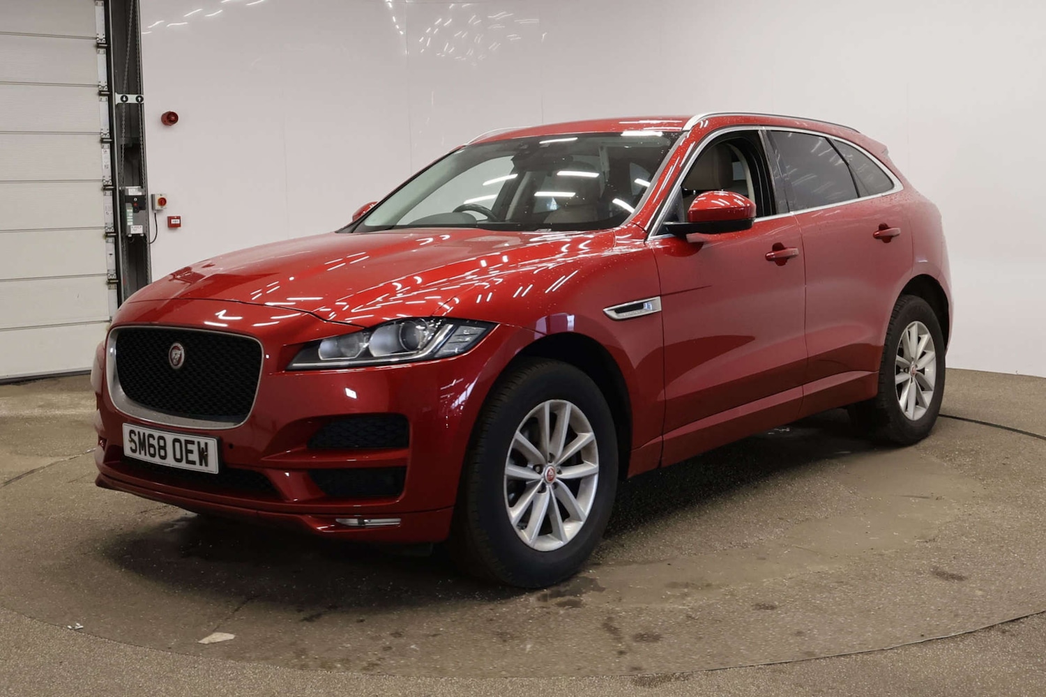 Used Jaguar F-Pace 2018 for sale - 77920718: Photo 5