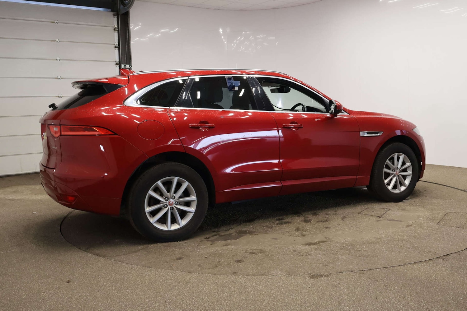Used Jaguar F-Pace 2018 for sale - 77920718: Photo 7