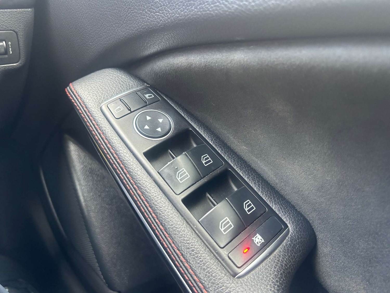 Used Mercedes-Benz A-Class 2015 for sale - 77609417: Photo 25