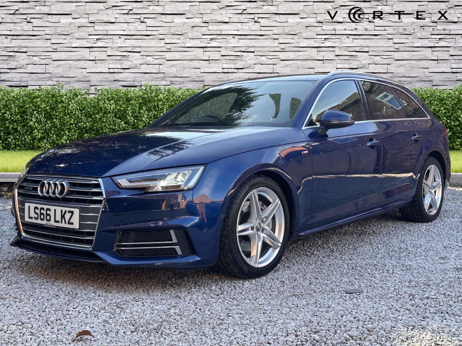 Used Audi A4 2016 for sale - 76567753: Photo 3