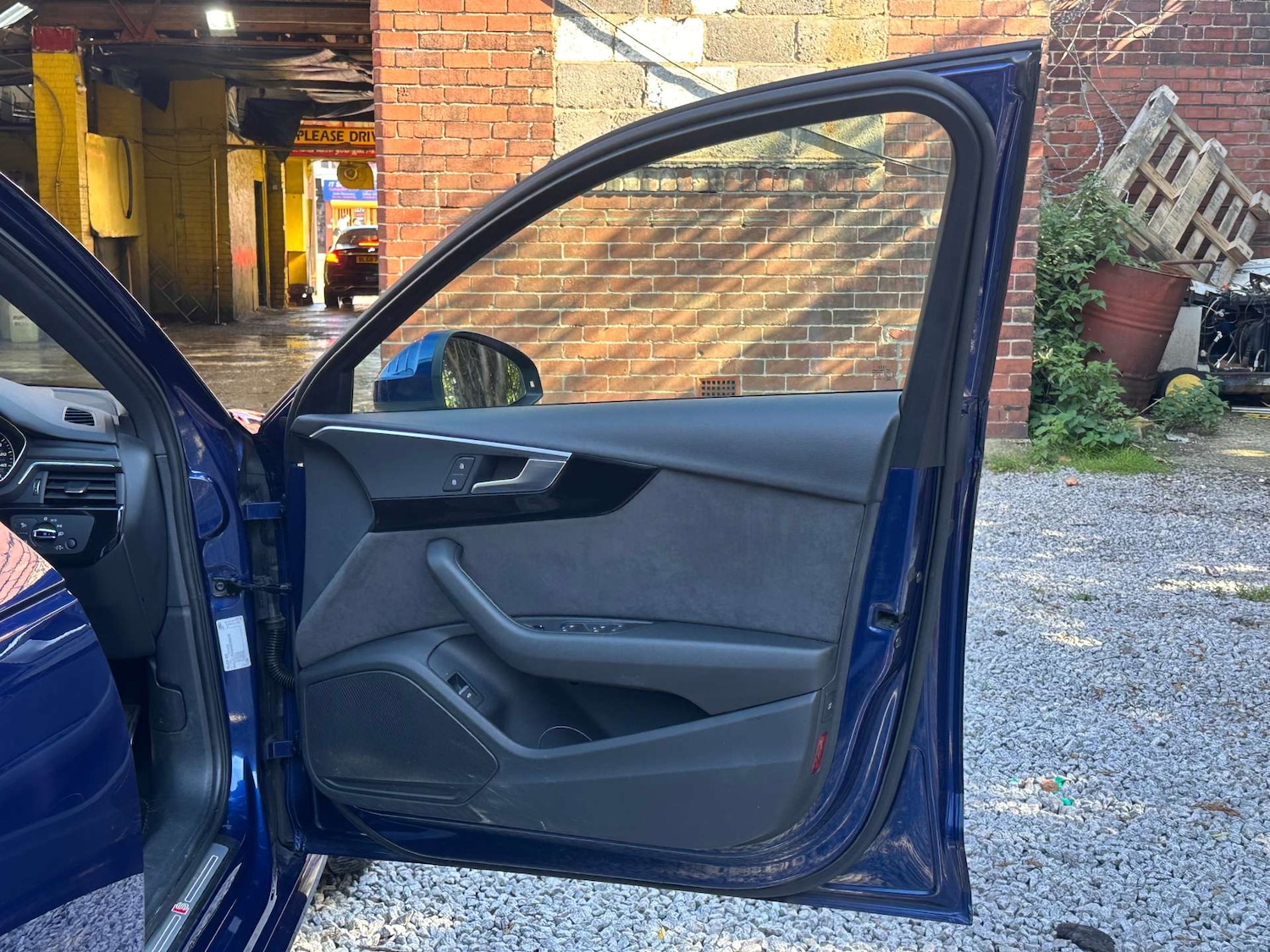 Used Audi A4 2016 for sale - 76567753: Photo 38