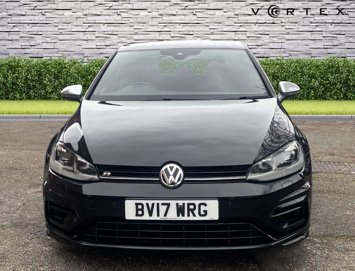 Used Volkswagen Golf 2017 for sale - 77431860: Photo 2