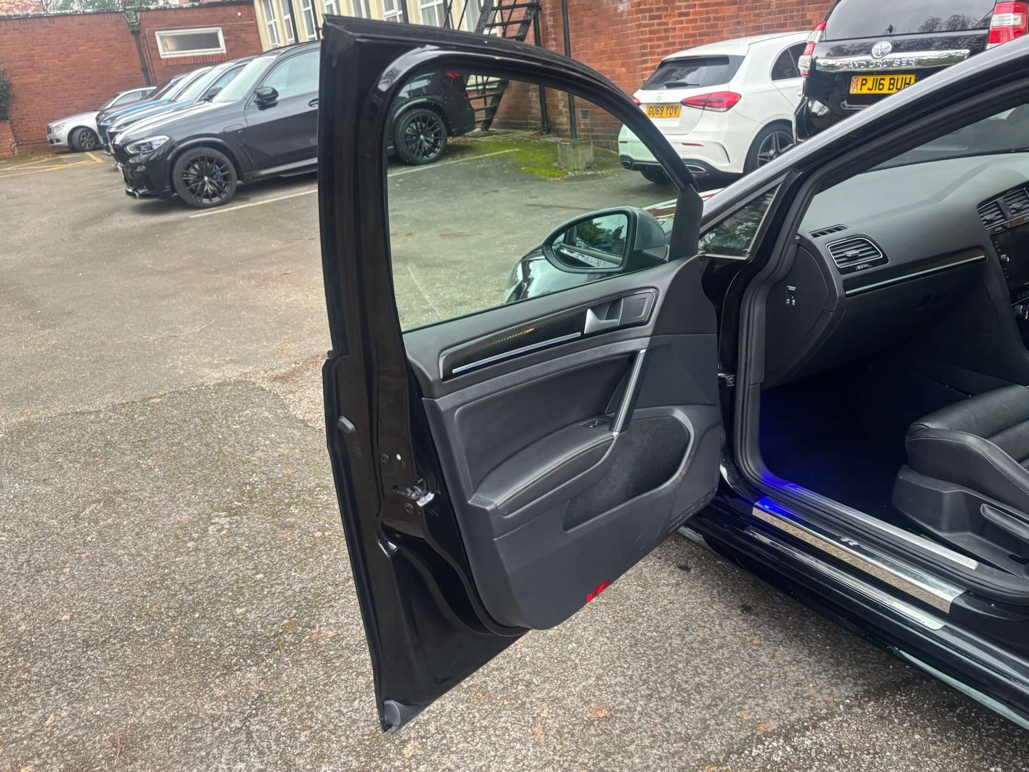 Used Volkswagen Golf 2017 for sale - 77431860: Photo 22