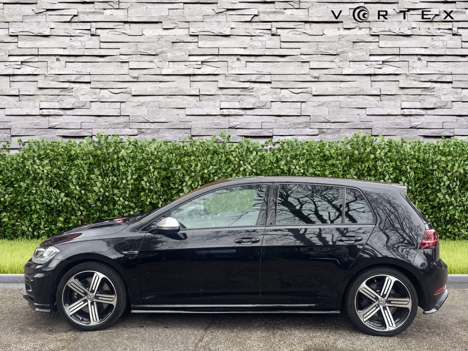 Used Volkswagen Golf 2017 for sale - 77431860: Photo 5