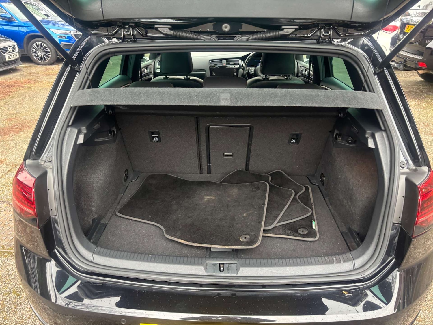 Used Volkswagen Golf 2017 for sale - 77431860: Photo 60