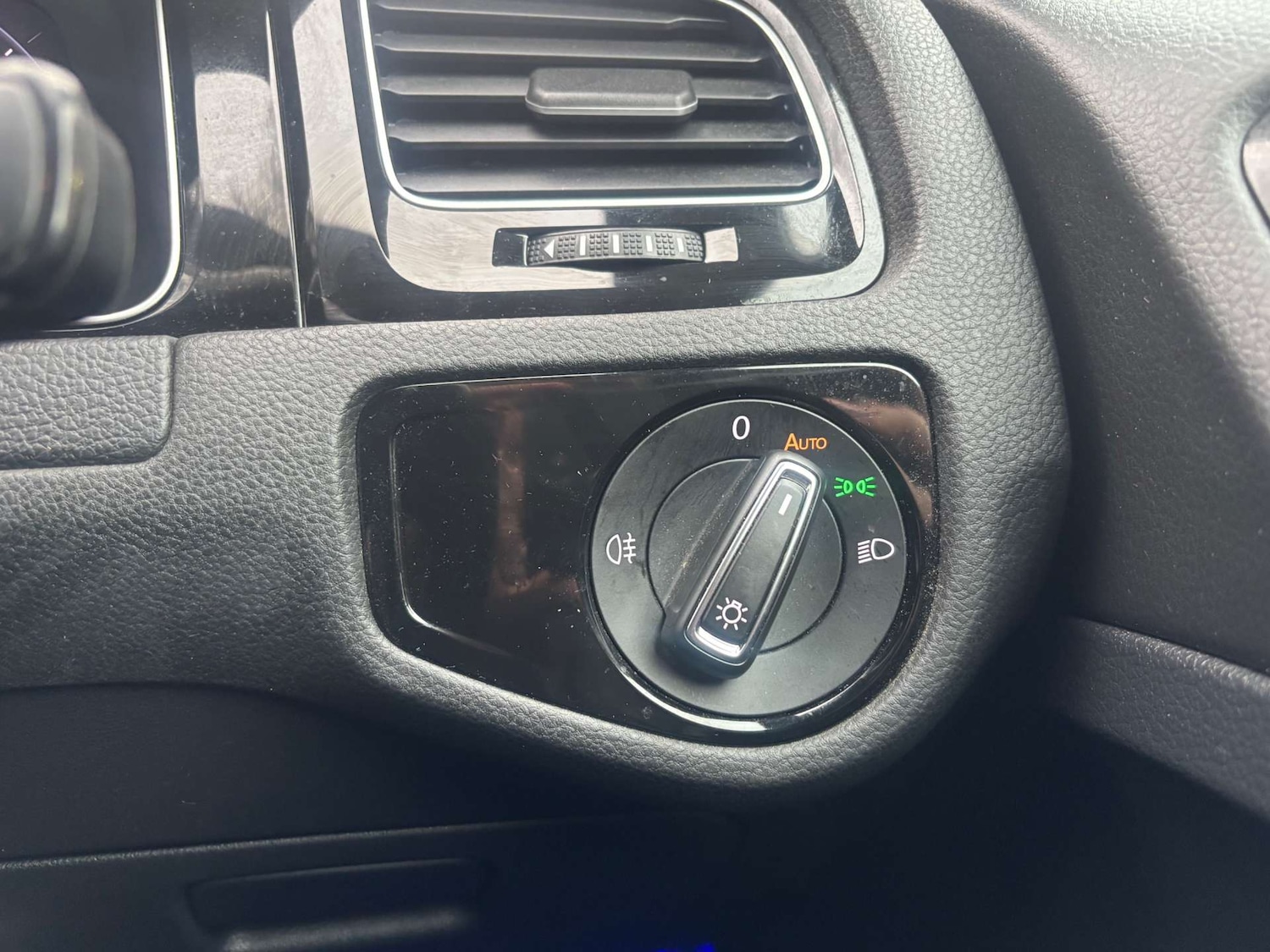 Used Volkswagen Golf 2017 for sale - 77431860: Photo 61