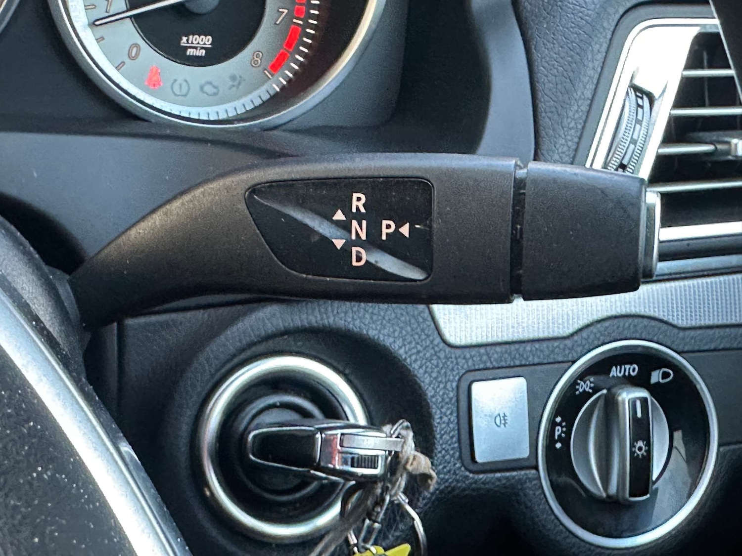 Used Mercedes-Benz E Class 2014 for sale - 76628230: Photo 27