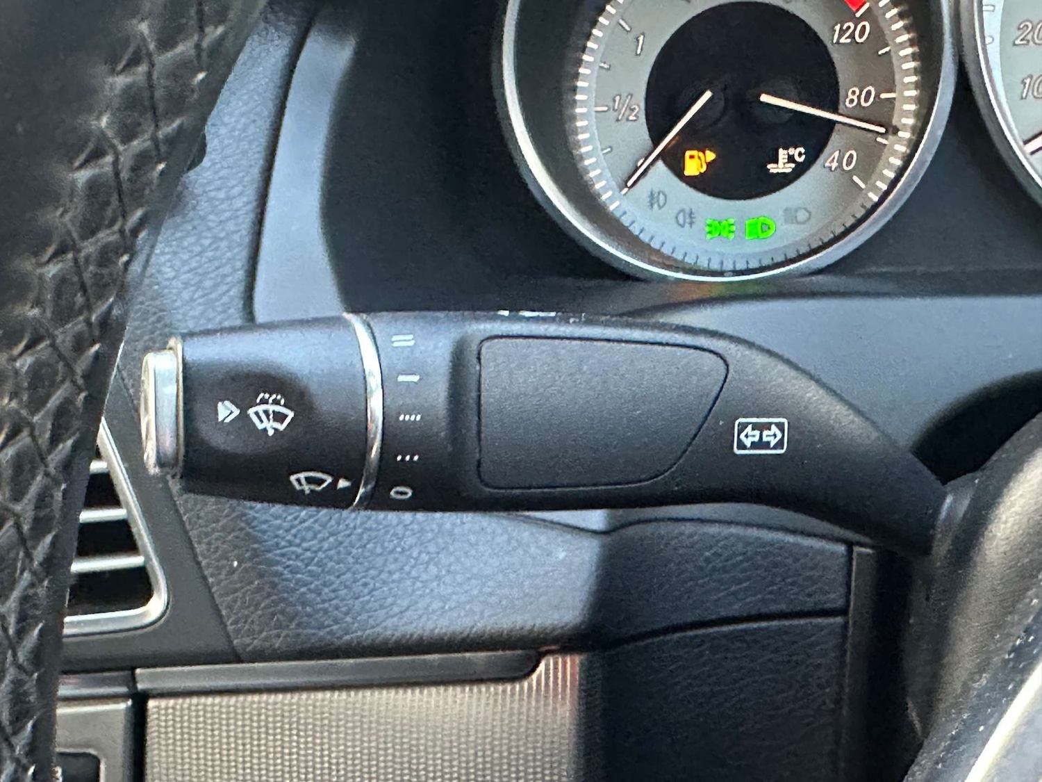 Used Mercedes-Benz E Class 2014 for sale - 76628230: Photo 28