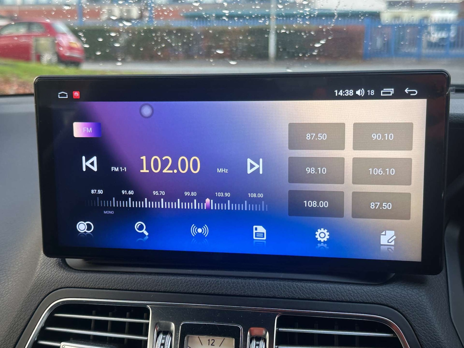 Used Mercedes-Benz E Class 2014 for sale - 76628230: Photo 30