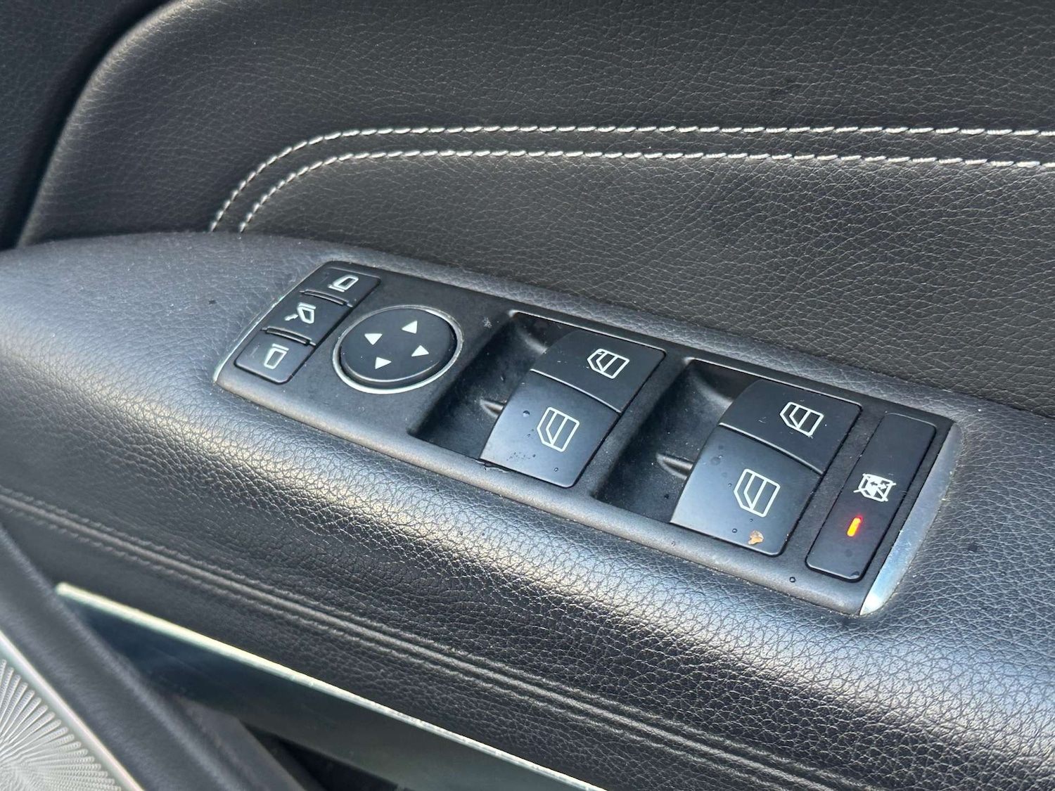 Used Mercedes-Benz E Class 2014 for sale - 76628230: Photo 37