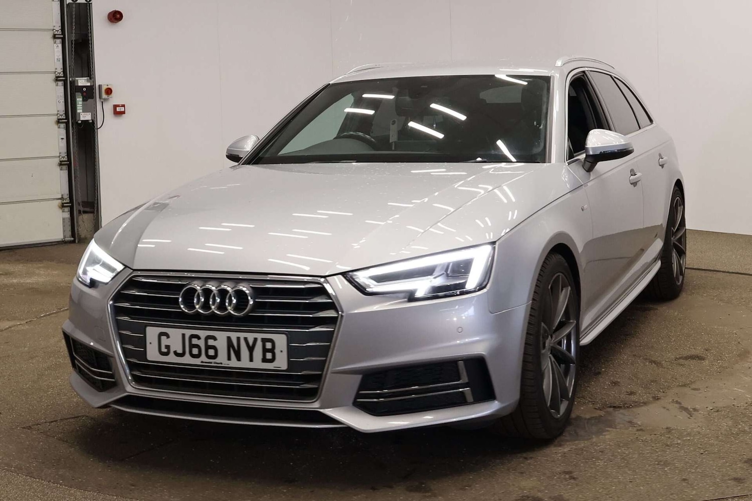 Used Audi A4 2016 for sale - 77920715: Photo 5