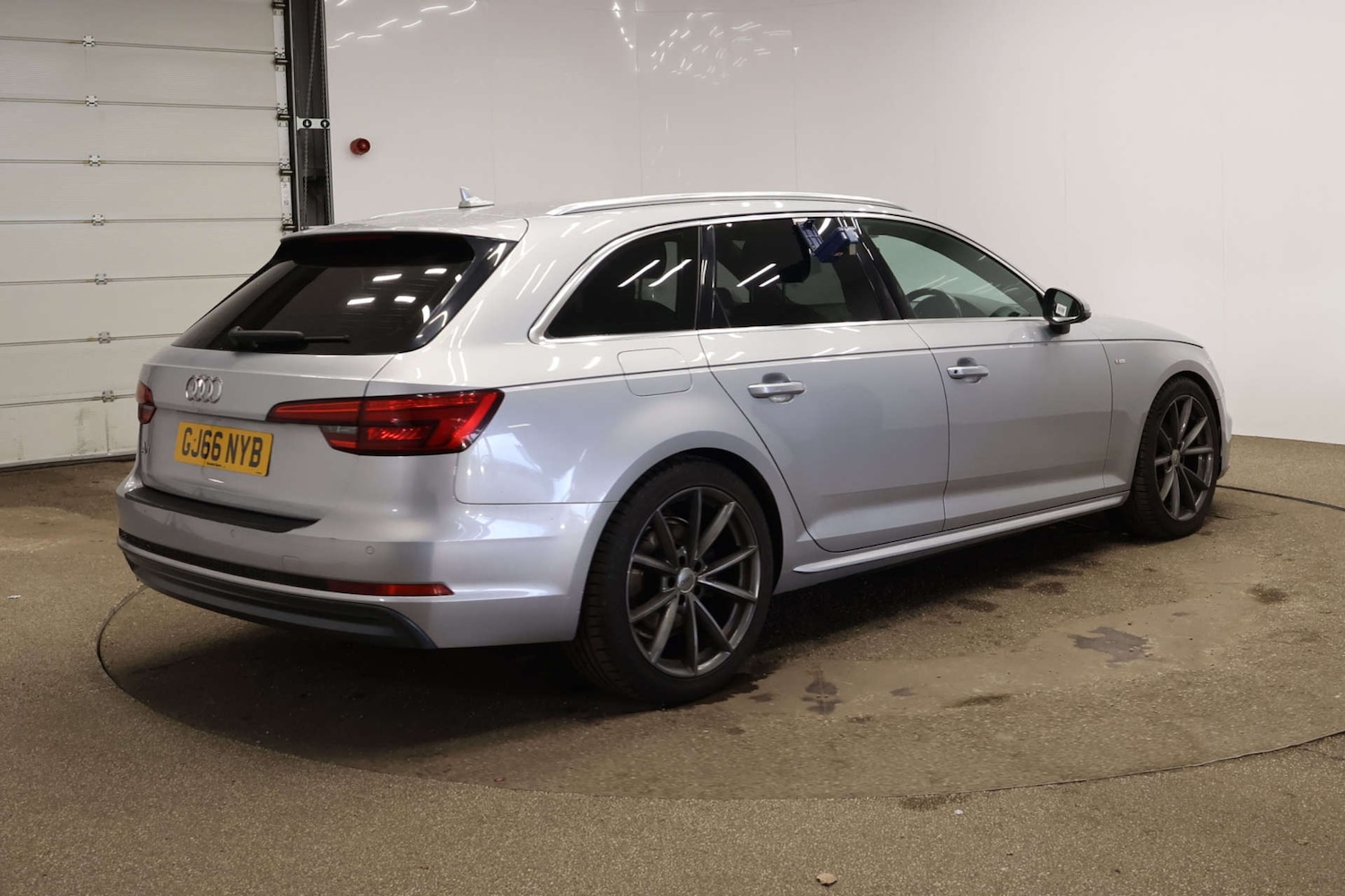 Used Audi A4 2016 for sale - 77920715: Photo 7