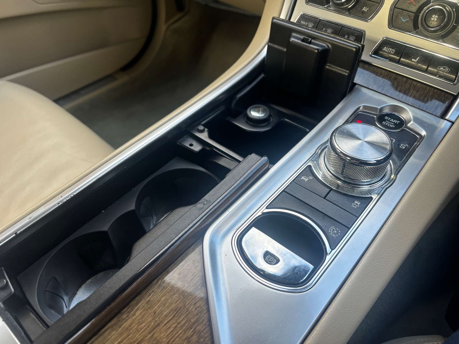 Used Jaguar XF 2013 for sale - 77073371: Photo 46