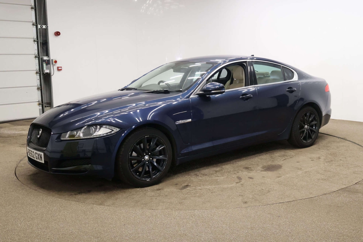 Used Jaguar XF 2013 for sale - 77073371: Photo 8