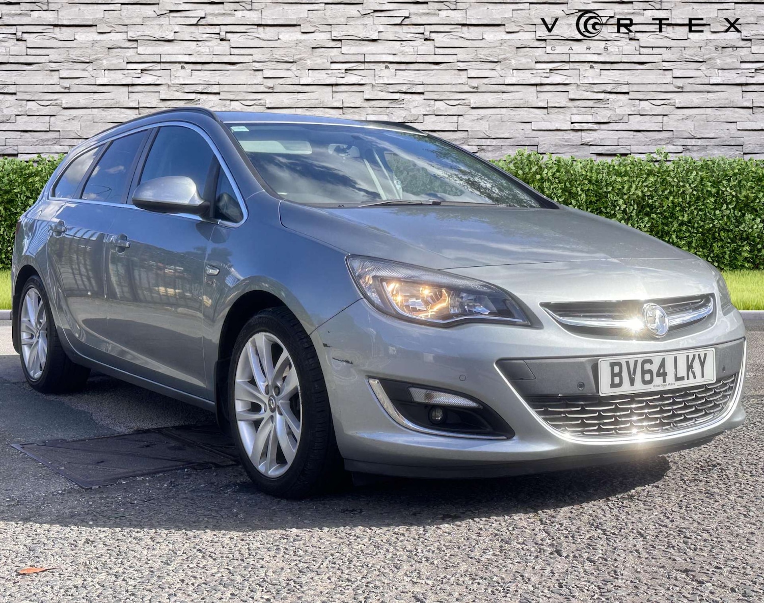 Used Vauxhall Astra 2015 for sale - 76091311: Photo 1