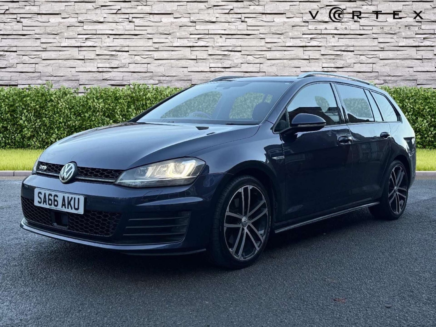 Used Volkswagen Golf 2016 for sale - 77148675: Photo 3