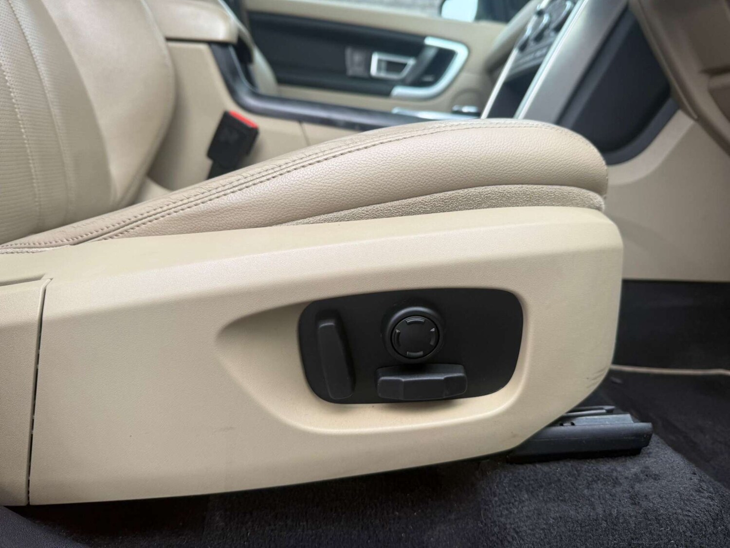 Used Land Rover Discovery Sport 2016 for sale - 77667864: Photo 36