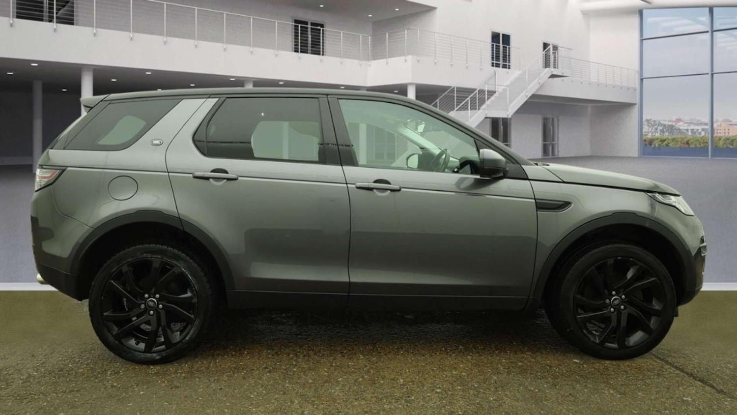 Used Land Rover Discovery Sport 2016 for sale - 77364210: Photo 6
