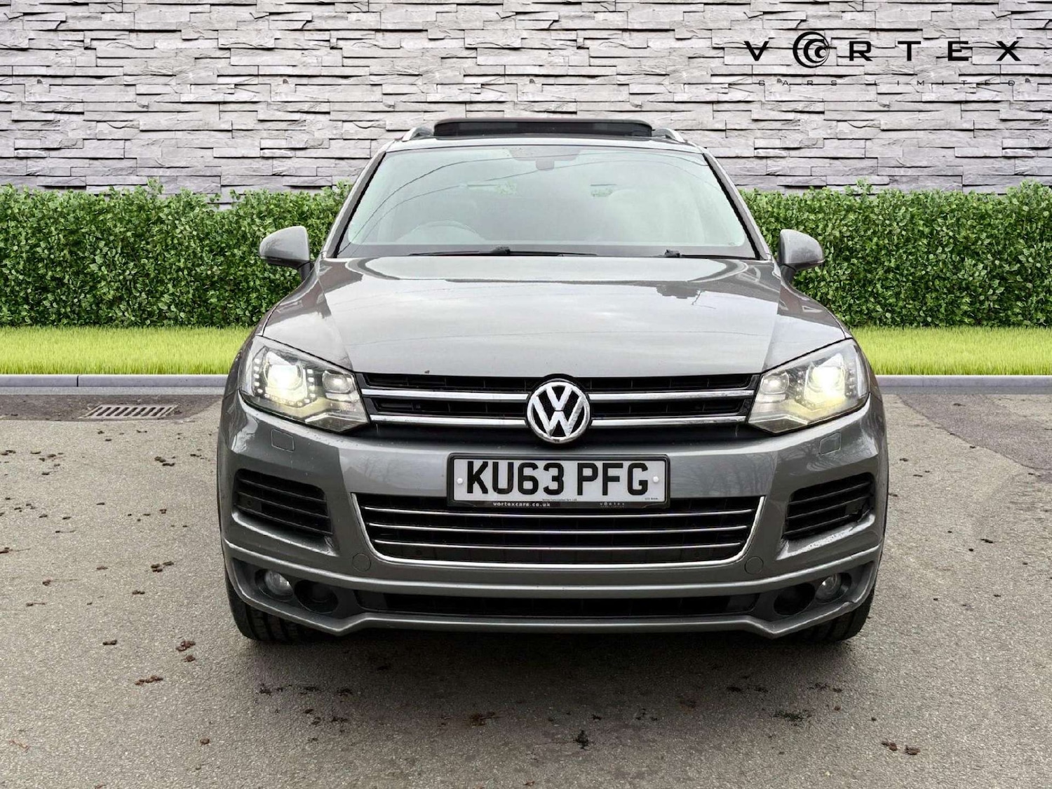 Used Volkswagen Touareg 2013 for sale - 77446379: Photo 2