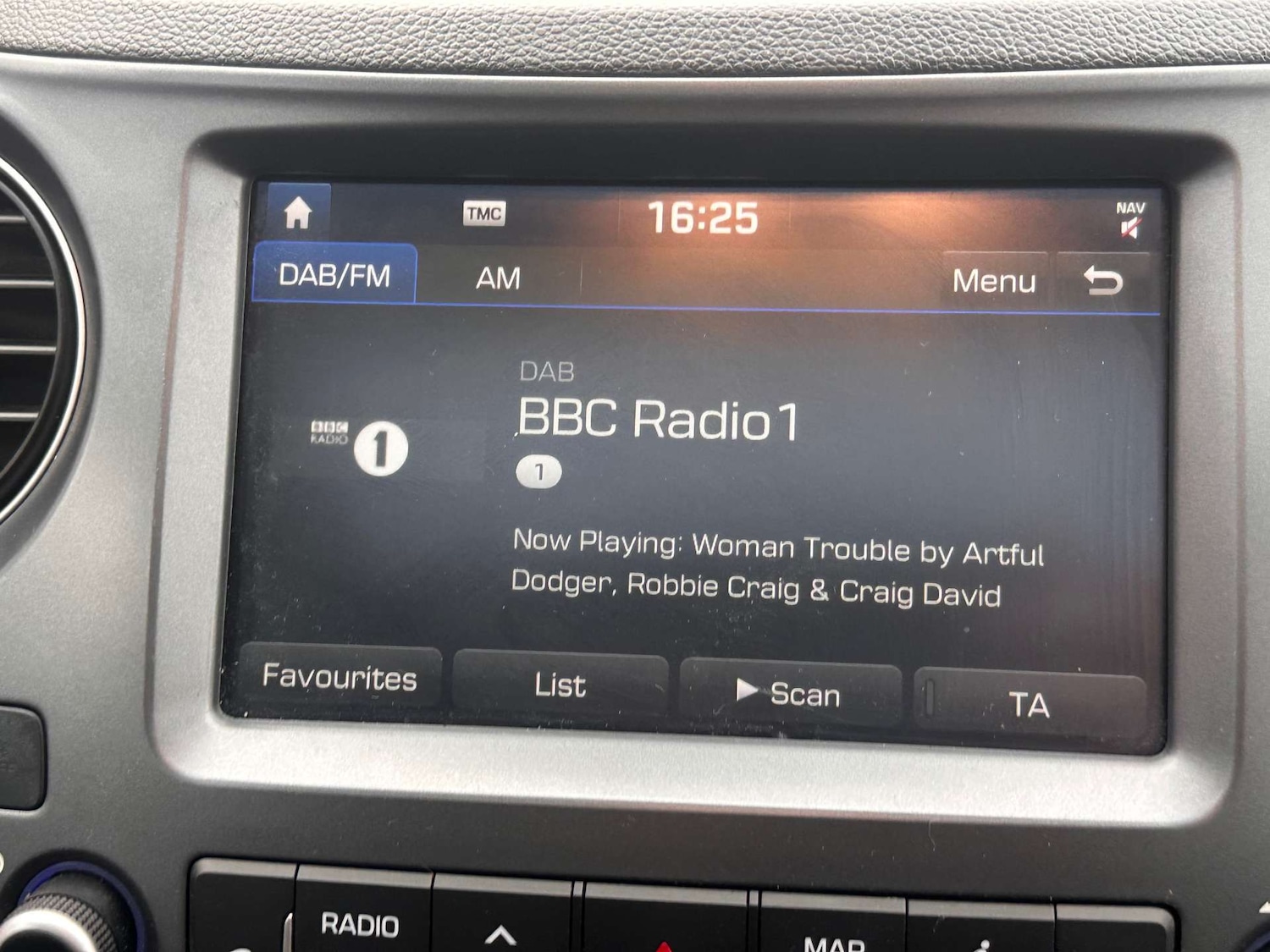 Used Hyundai i10 2017 for sale - 76601310: Photo 31