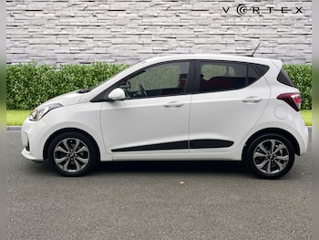 Used Hyundai i10 2017 for sale - 76601310: Photo