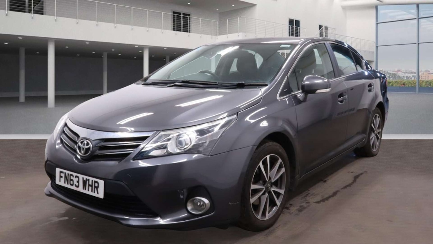Used Toyota Avensis 2013 for sale - 76451736: Photo 2