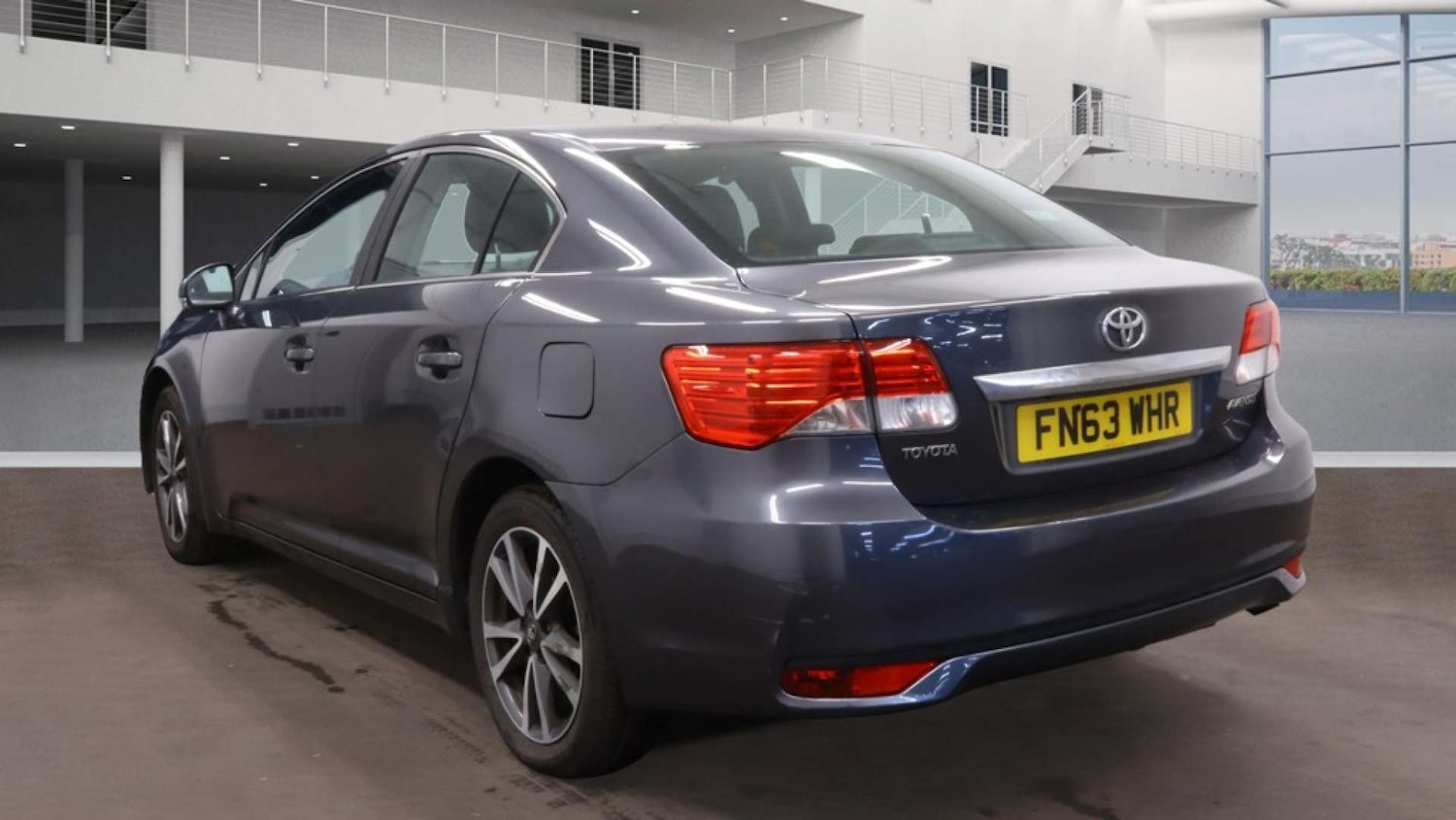 Used Toyota Avensis 2013 for sale - 76451736: Photo 3