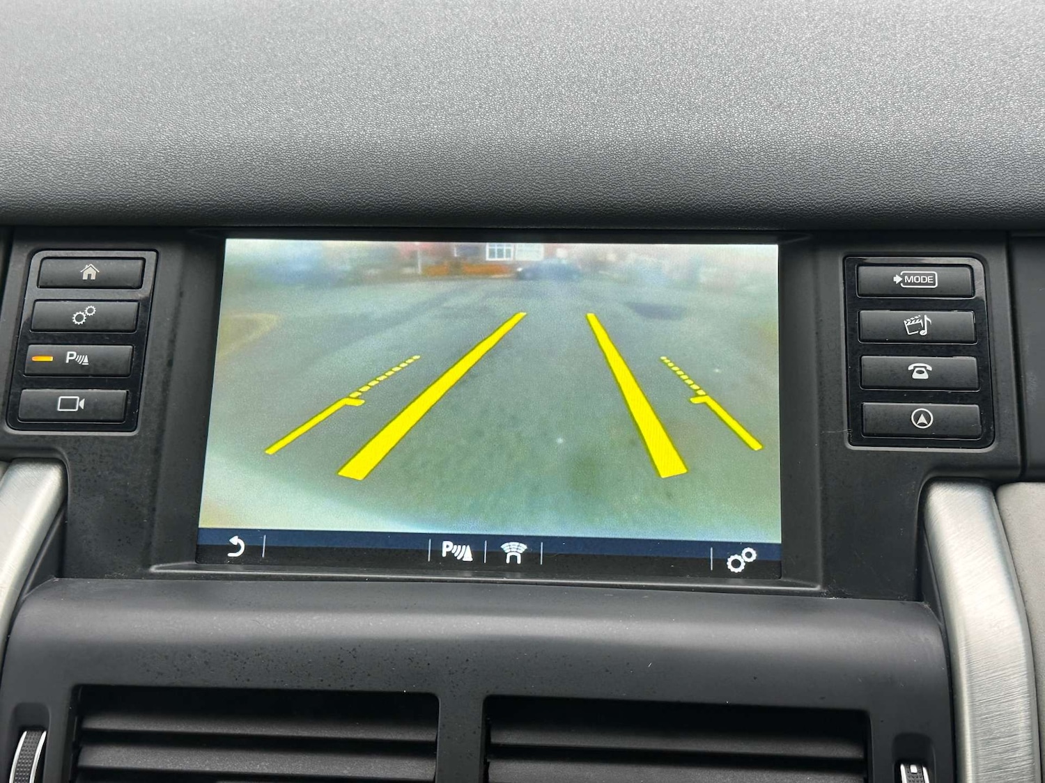 Used Land Rover Discovery Sport 2015 for sale - 77148657: Photo 16