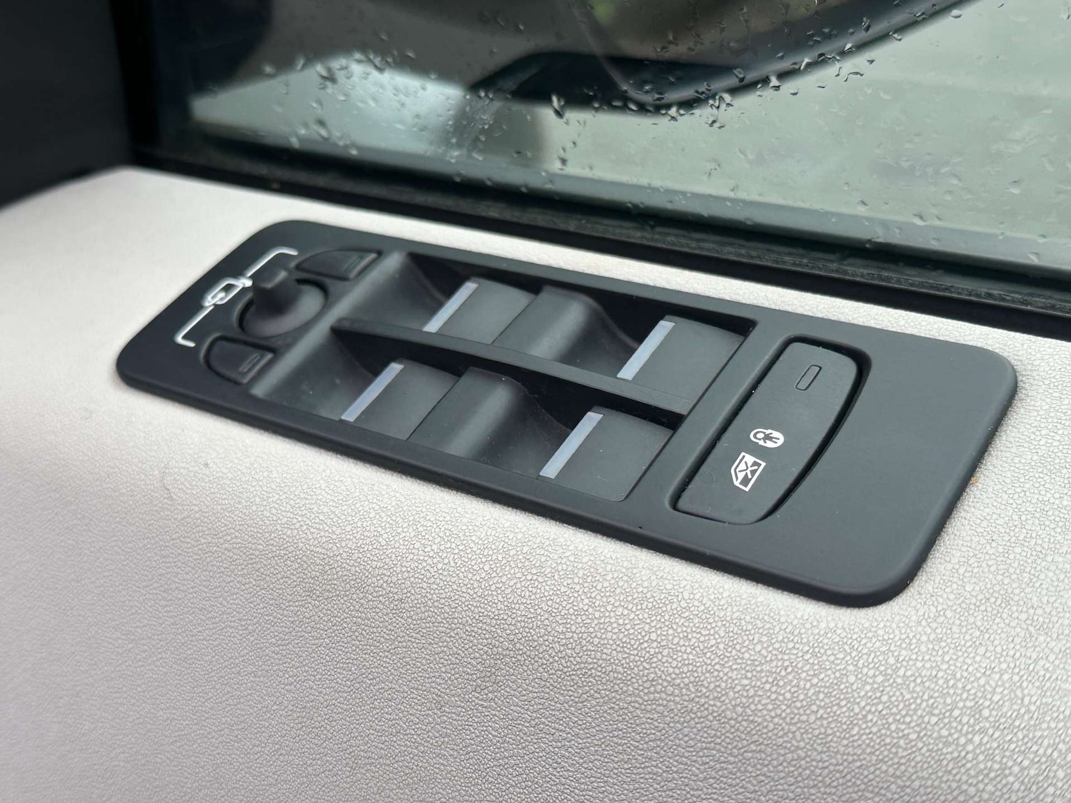 Used Land Rover Discovery Sport 2015 for sale - 77148657: Photo 26