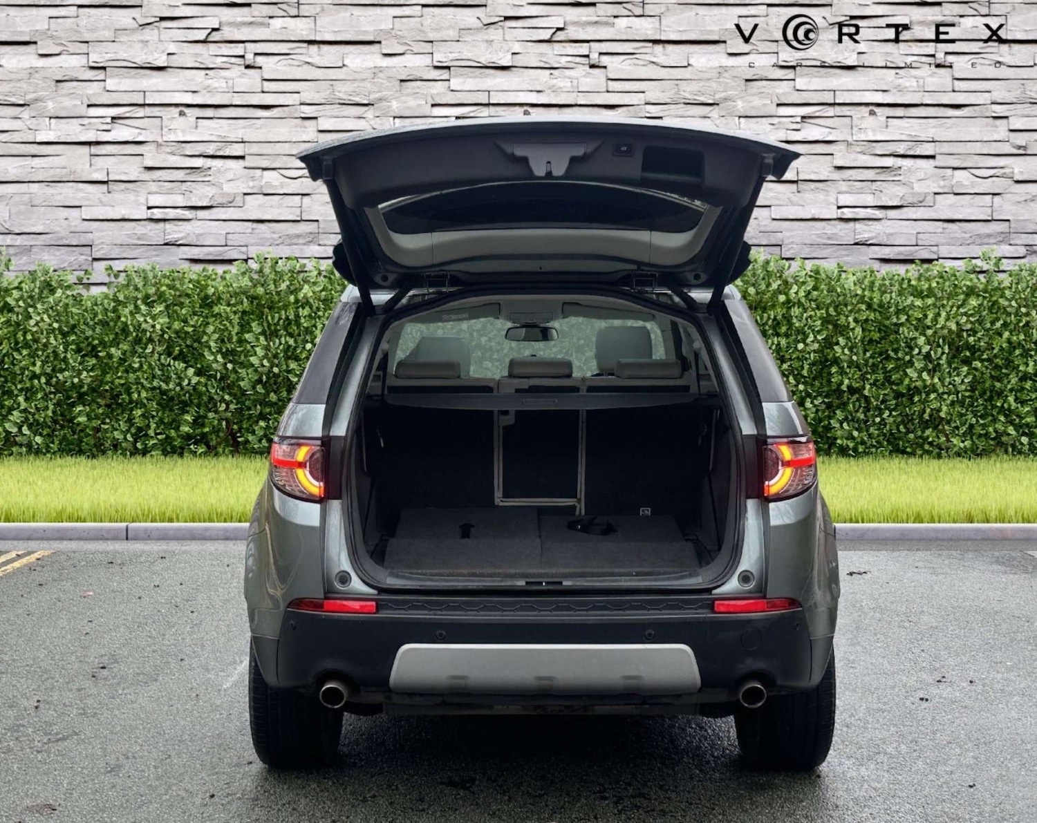 Used Land Rover Discovery Sport 2015 for sale - 77148657: Photo 7