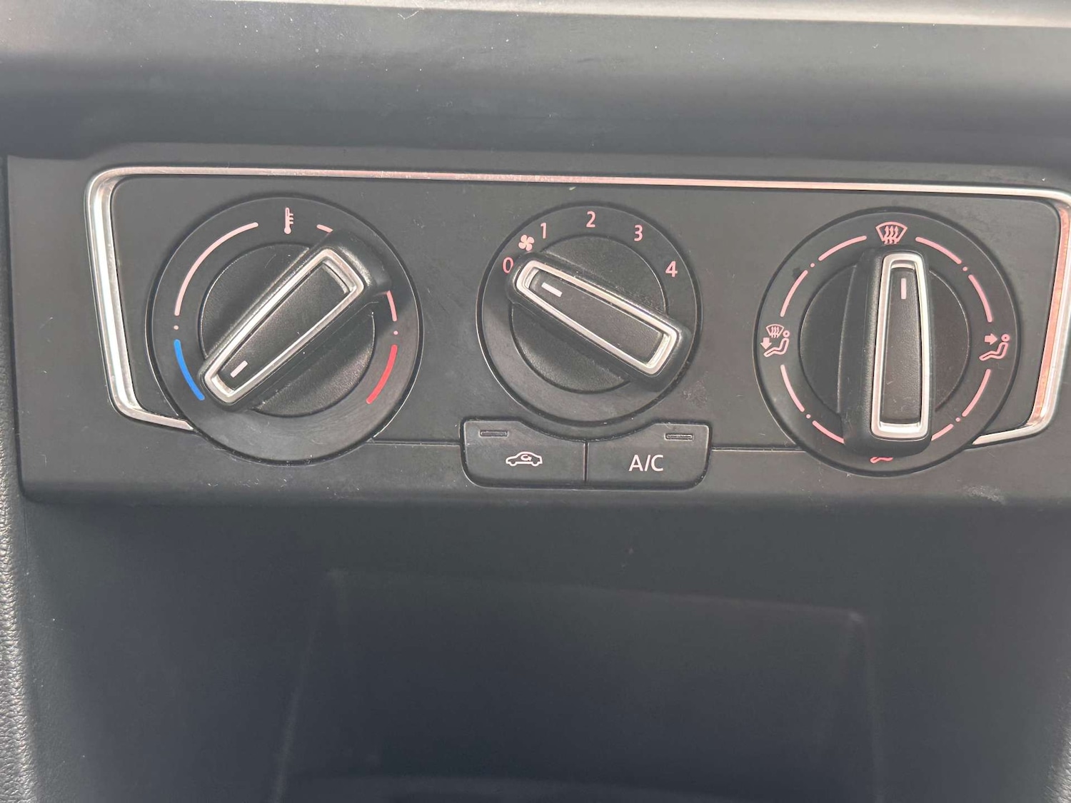 Used Volkswagen Polo 2015 for sale - 77148632: Photo 26