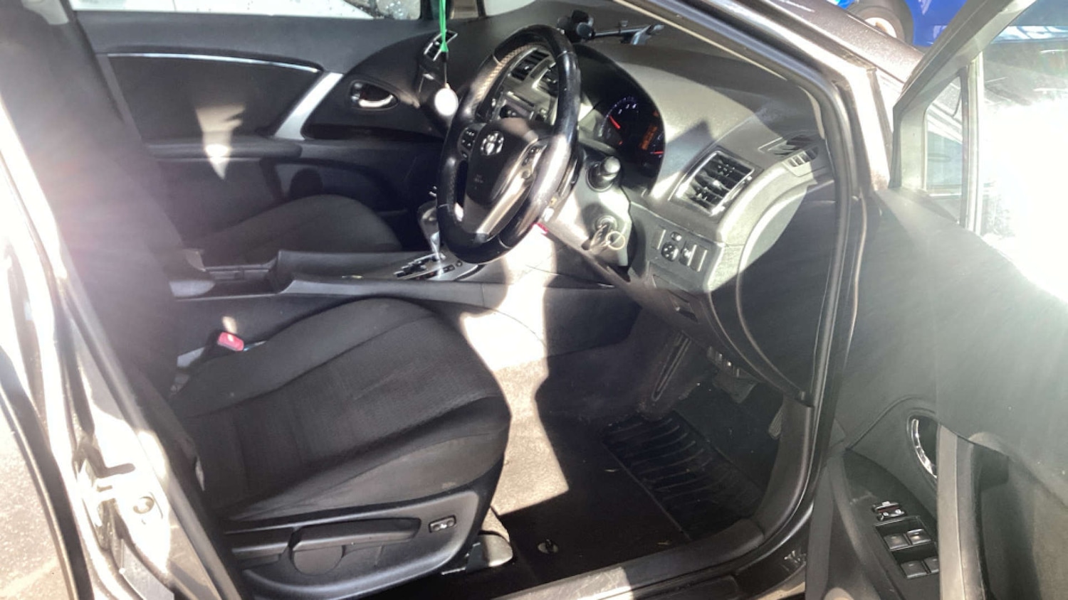 Used Toyota Avensis 2012 for sale - 76693588: Photo 7