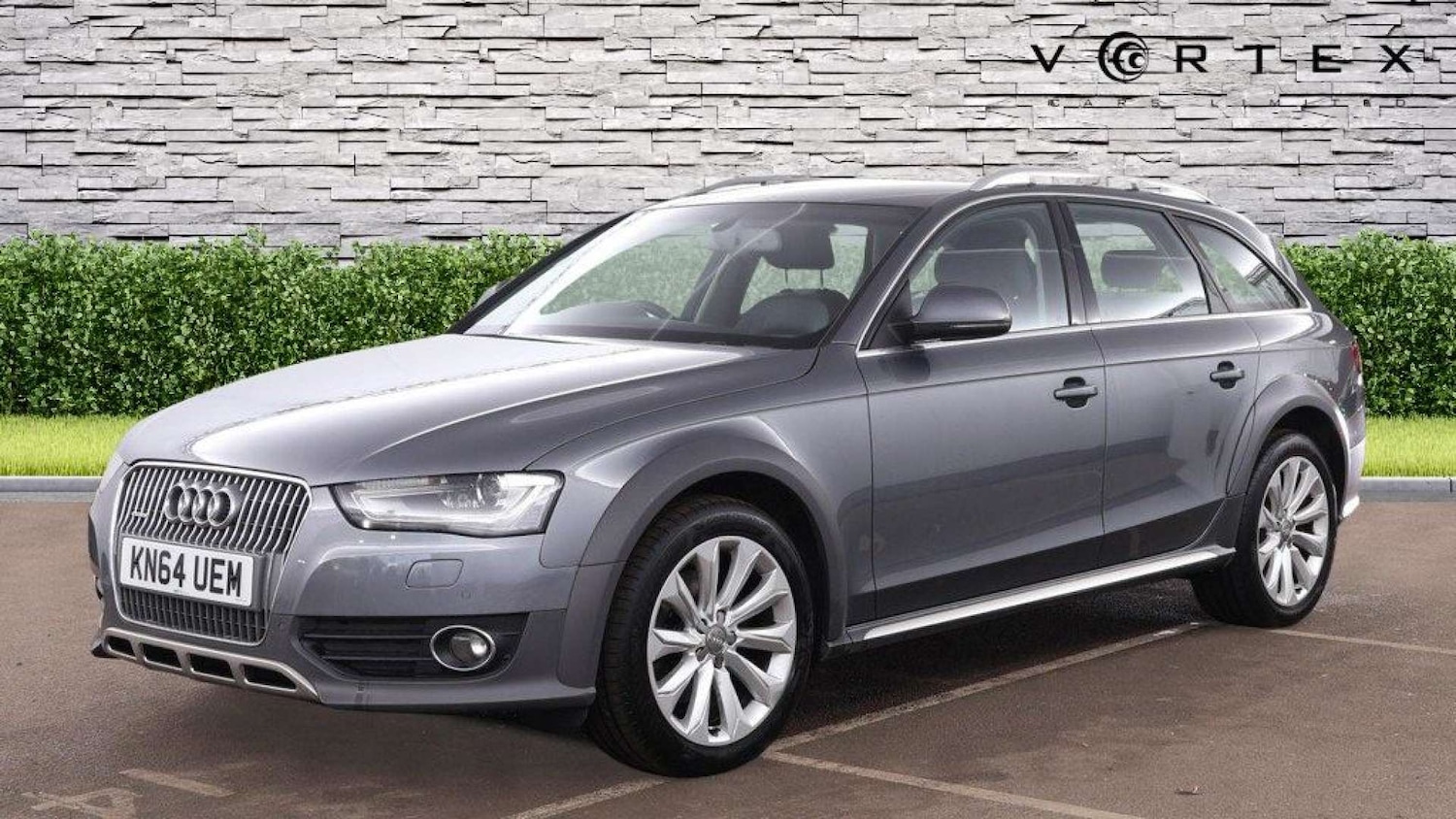 Used Audi A4 2014 for sale - 77717720: Photo 2
