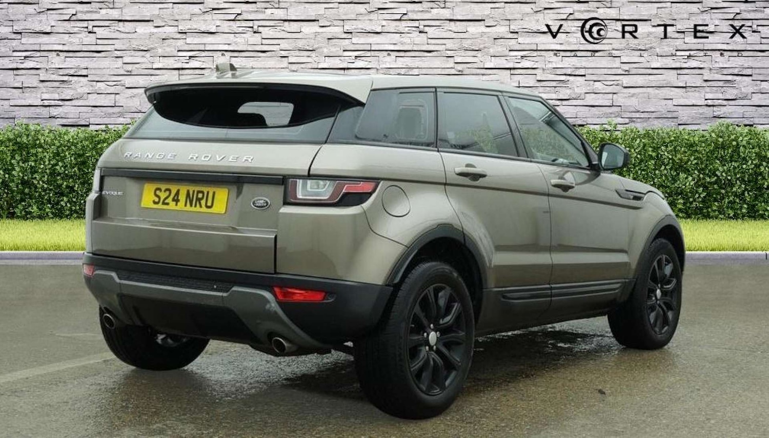 Used Land Rover Range Rover Evoque 2016 for sale - 77650512: Photo 4
