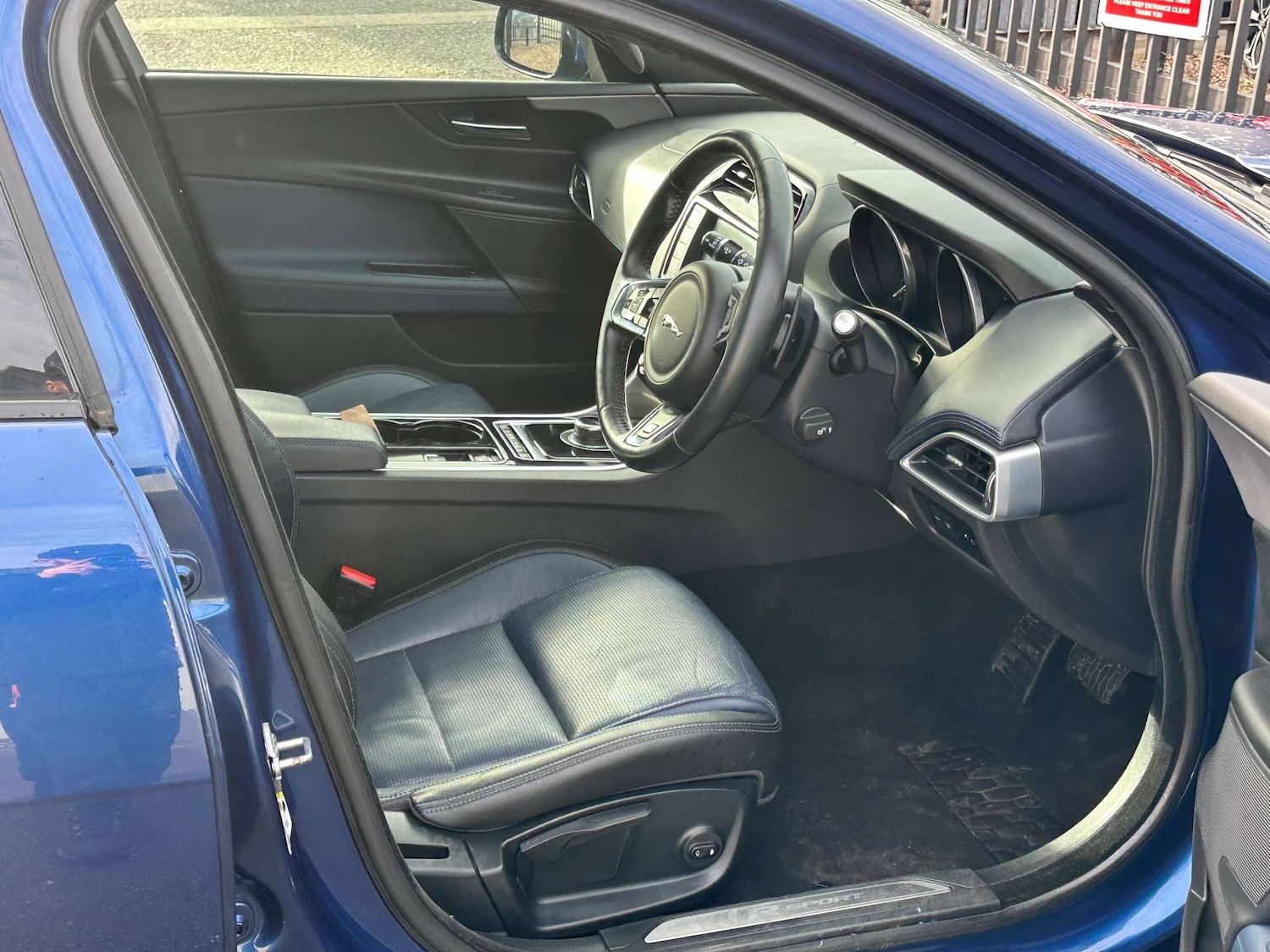 Used Jaguar XE 2016 for sale - 77567354: Photo 23