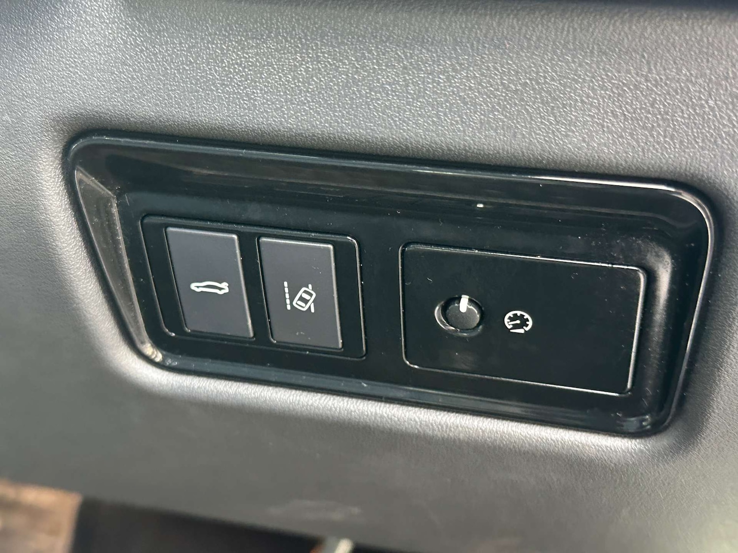 Used Jaguar XE 2016 for sale - 77567354: Photo 24