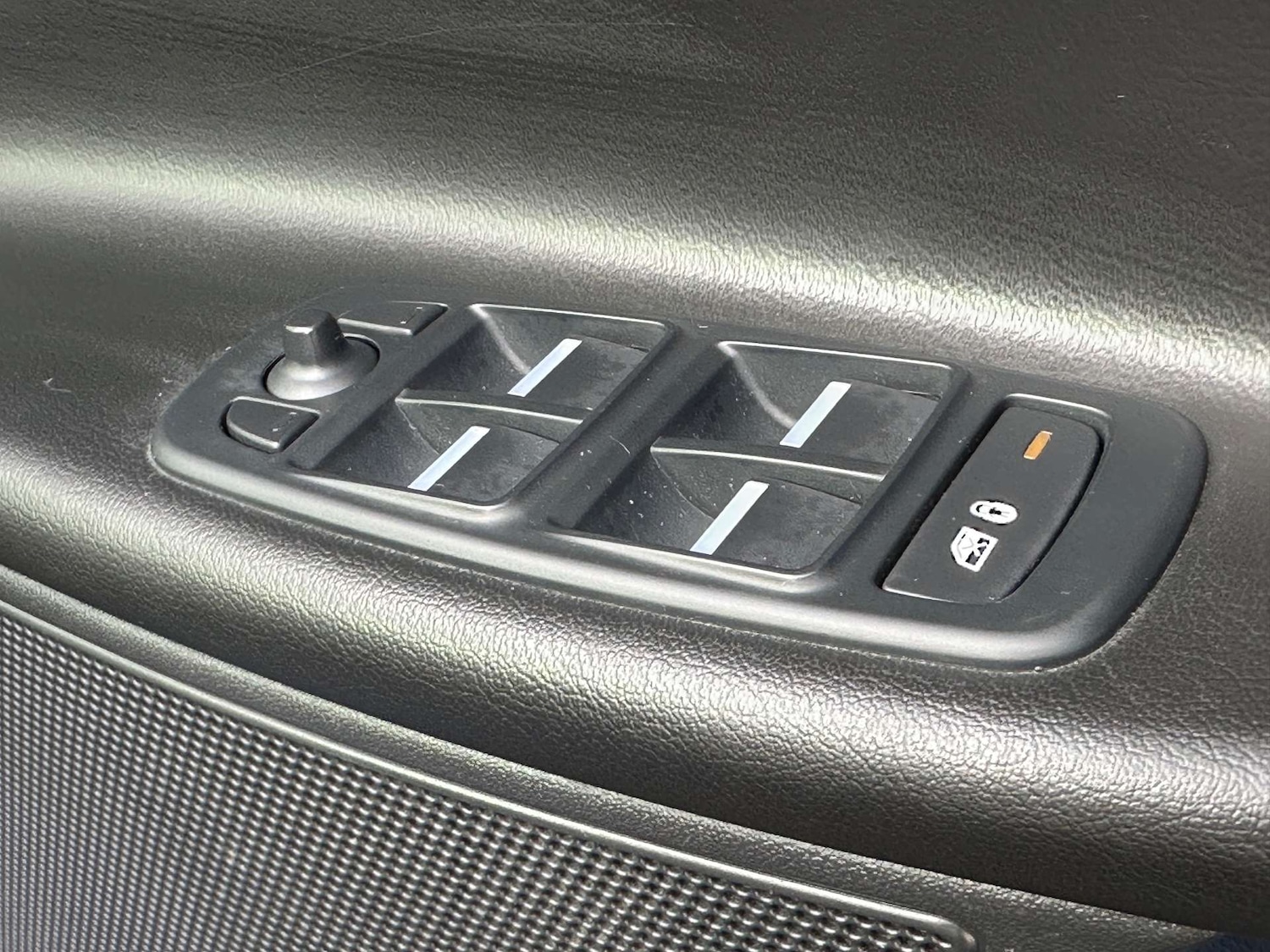 Used Jaguar XE 2016 for sale - 77567354: Photo 25