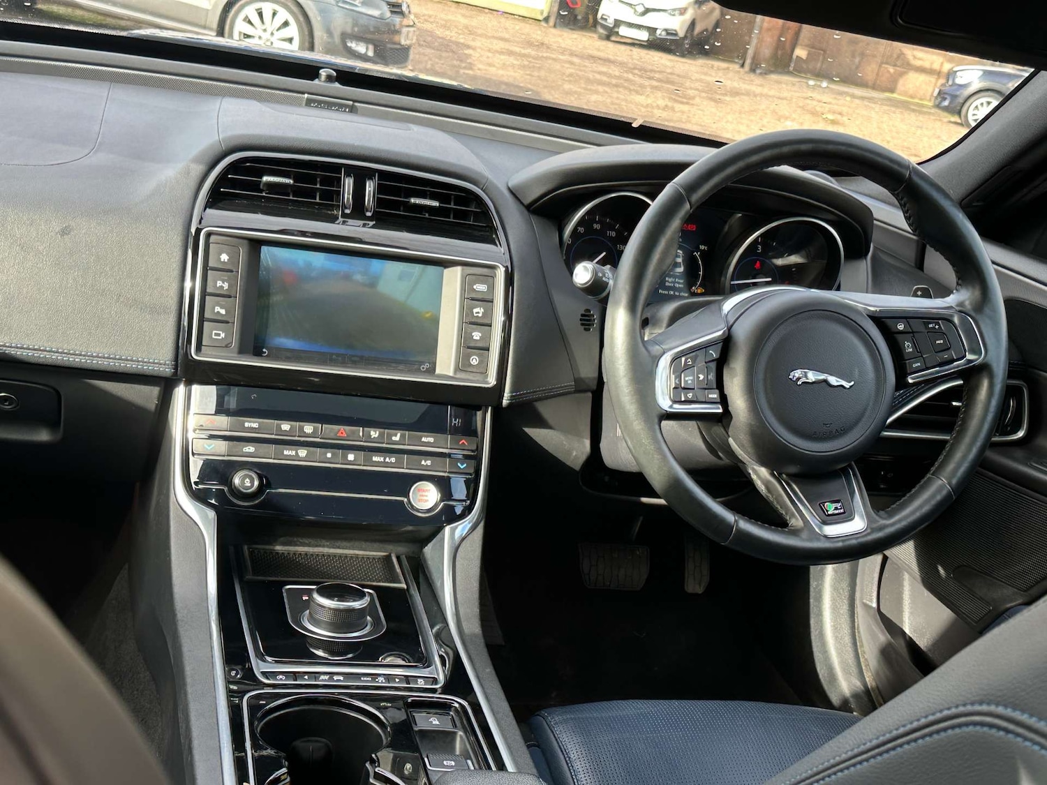 Used Jaguar XE 2016 for sale - 77567354: Photo 26