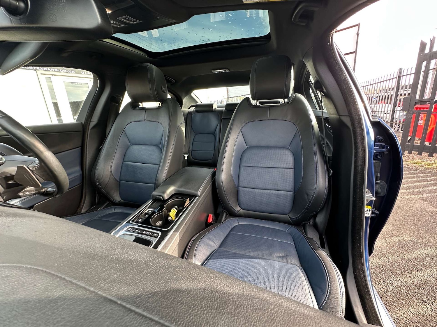 Used Jaguar XE 2016 for sale - 77567354: Photo 30