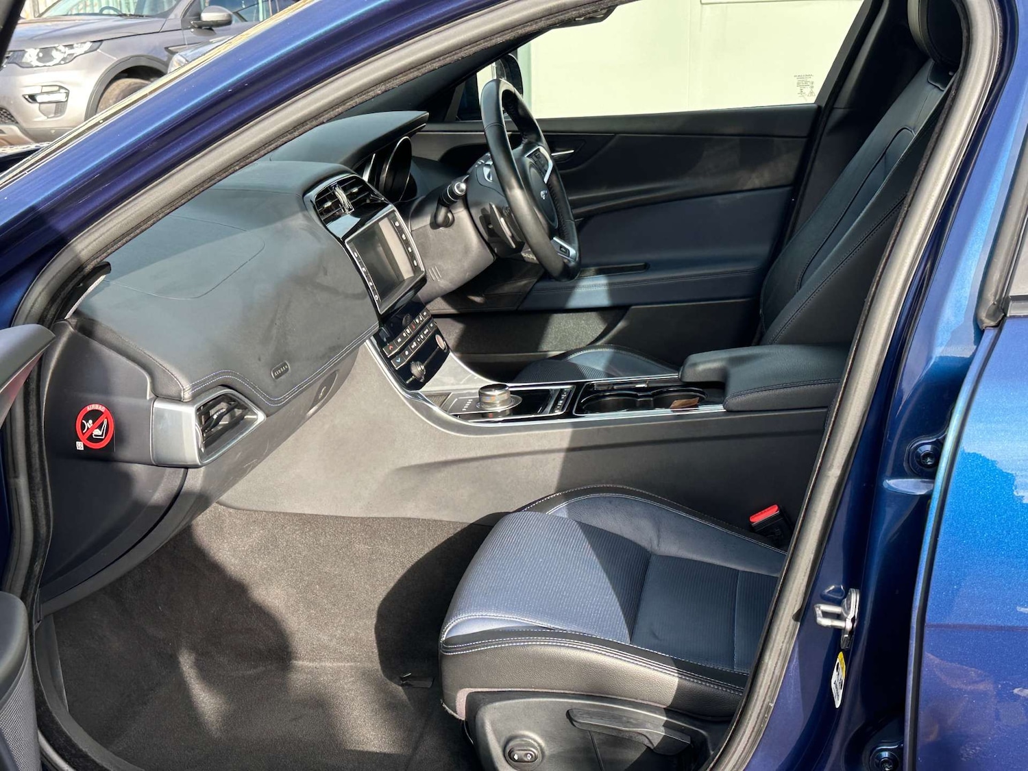 Used Jaguar XE 2016 for sale - 77567354: Photo 31