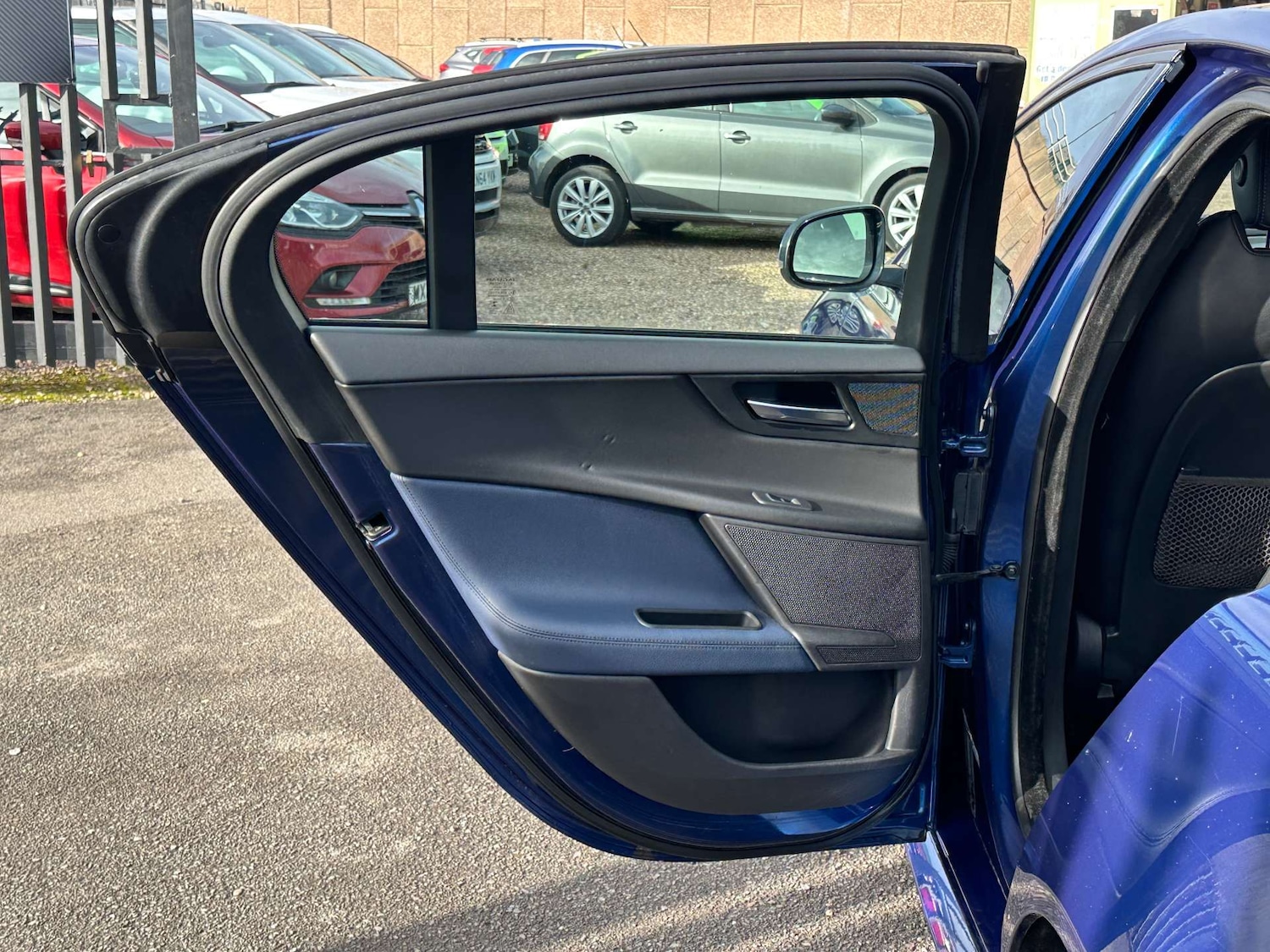 Used Jaguar XE 2016 for sale - 77567354: Photo 34