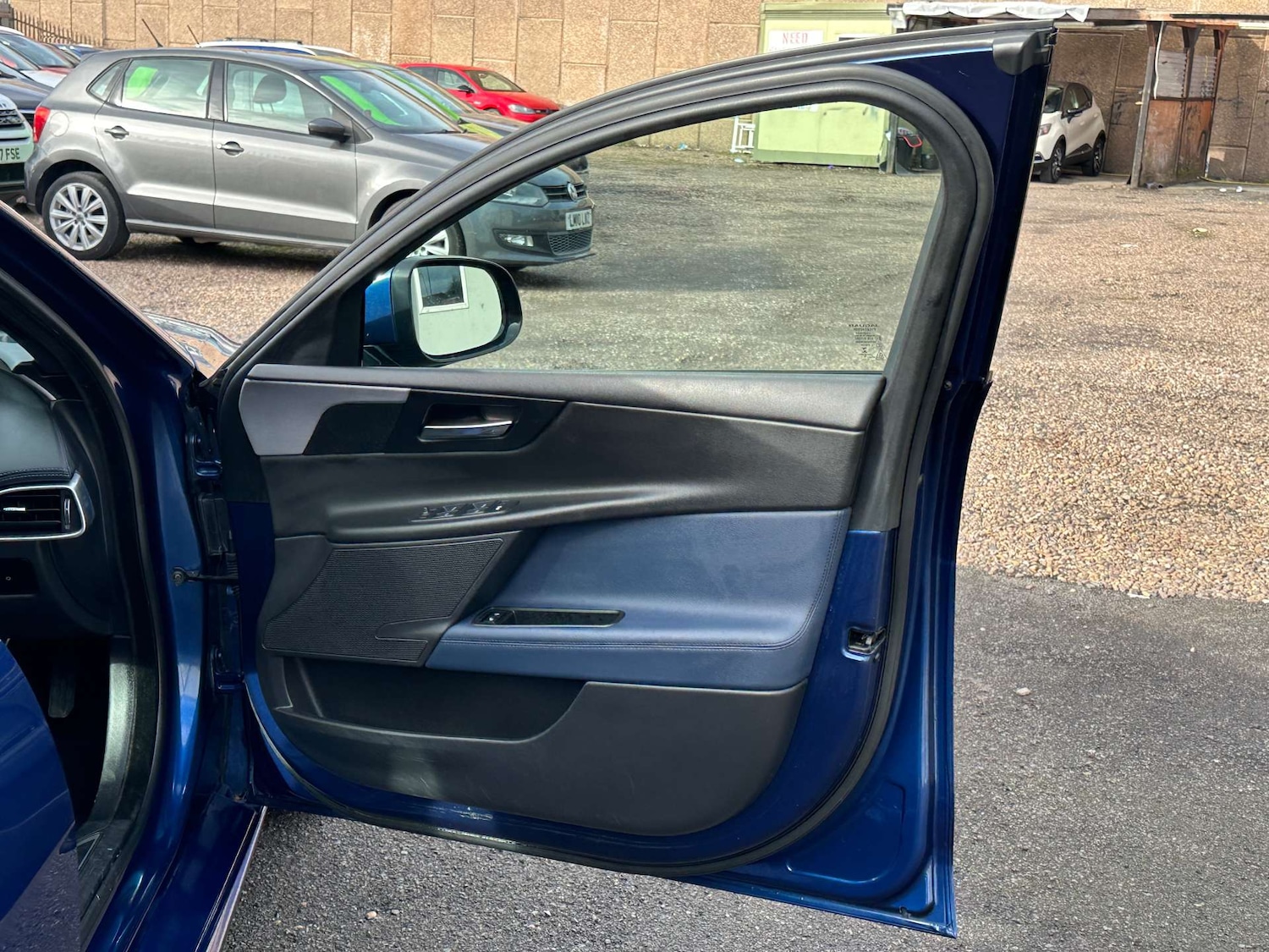 Used Jaguar XE 2016 for sale - 77567354: Photo 35