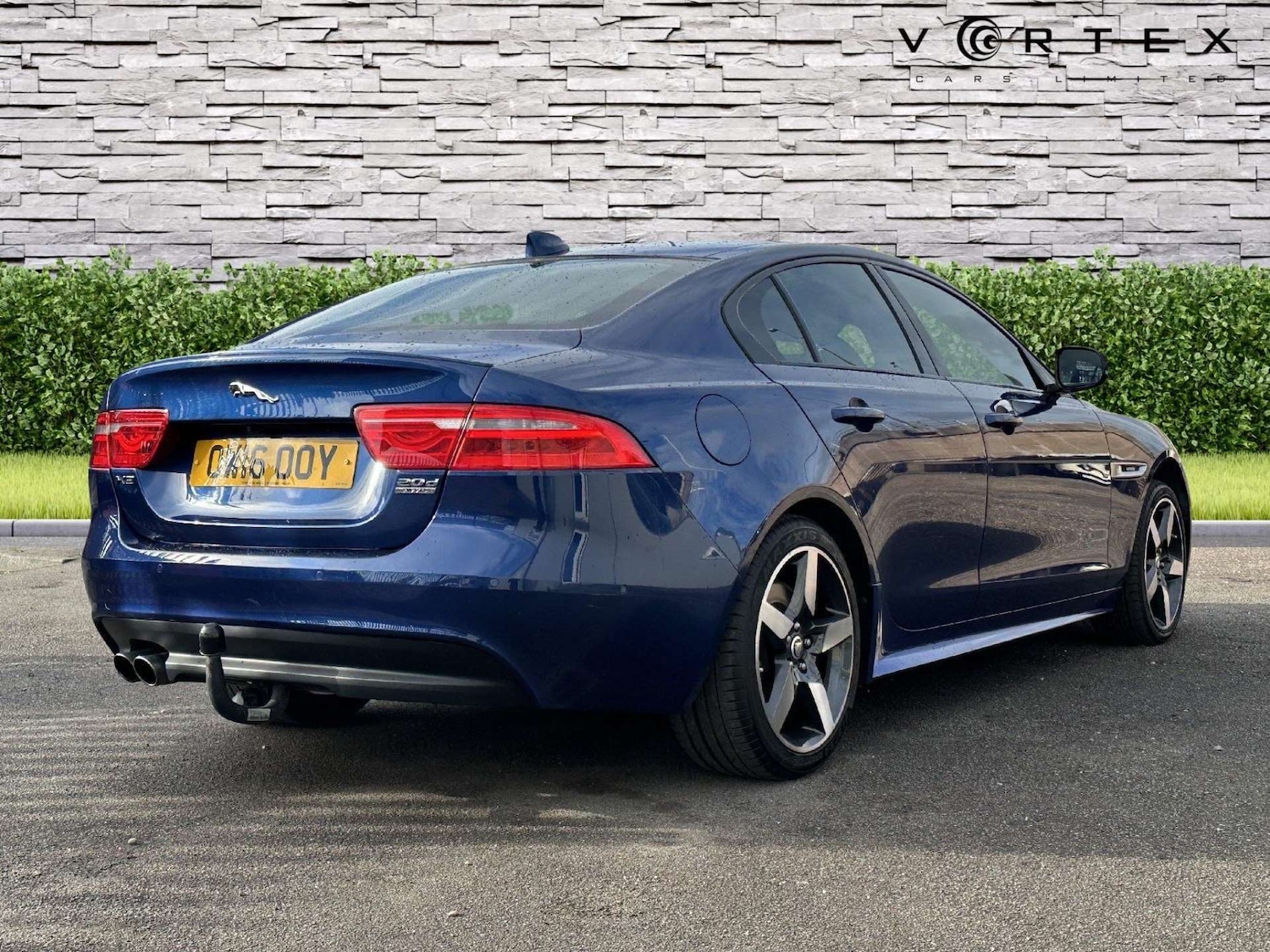 Used Jaguar XE 2016 for sale - 77567354: Photo 9