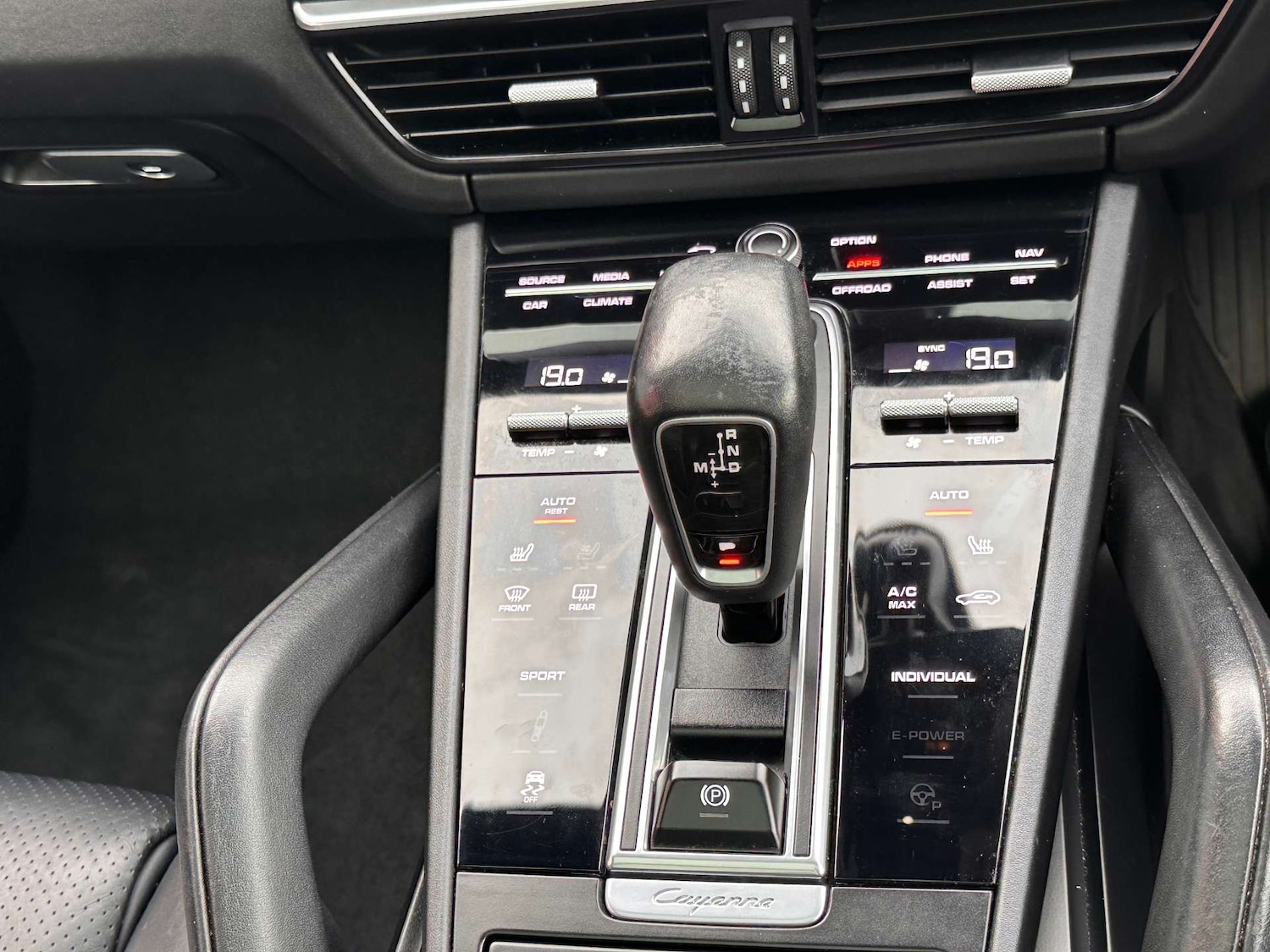 Used Porsche Cayenne 2018 for sale - 76600742: Photo 28