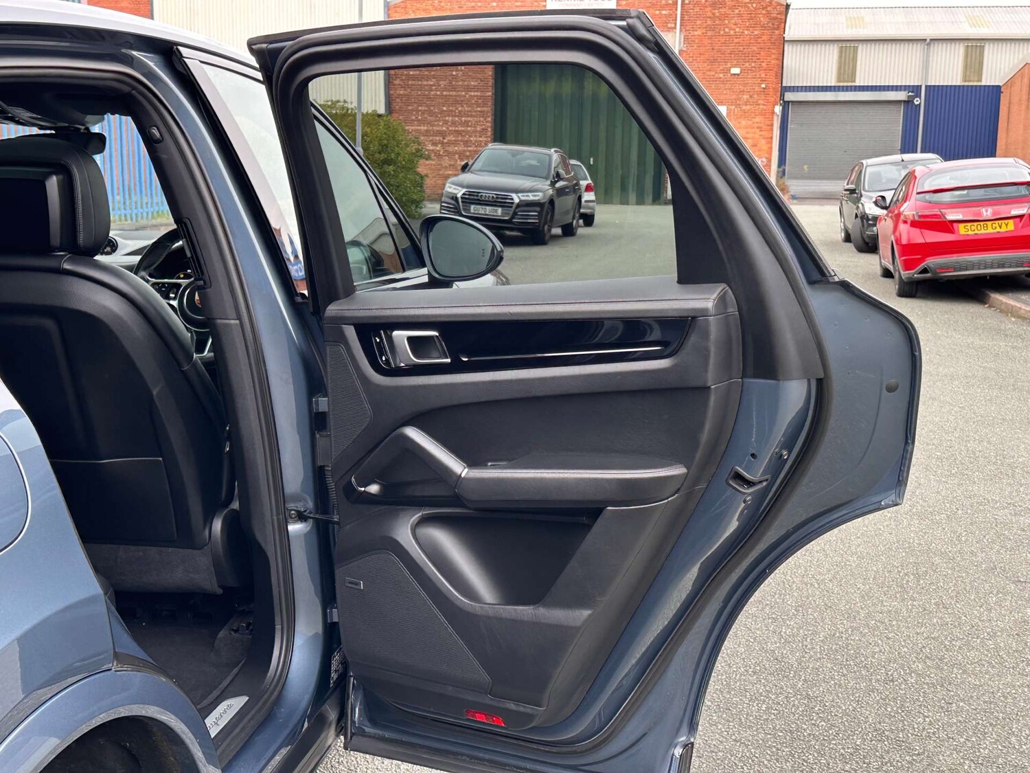 Used Porsche Cayenne 2018 for sale - 76600742: Photo 43