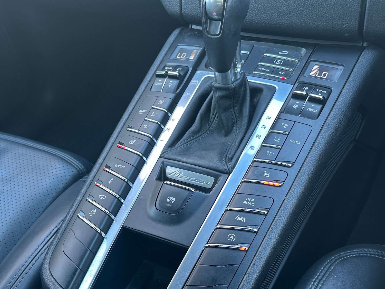 Used Porsche Macan 2015 for sale - 77022457: Photo 18