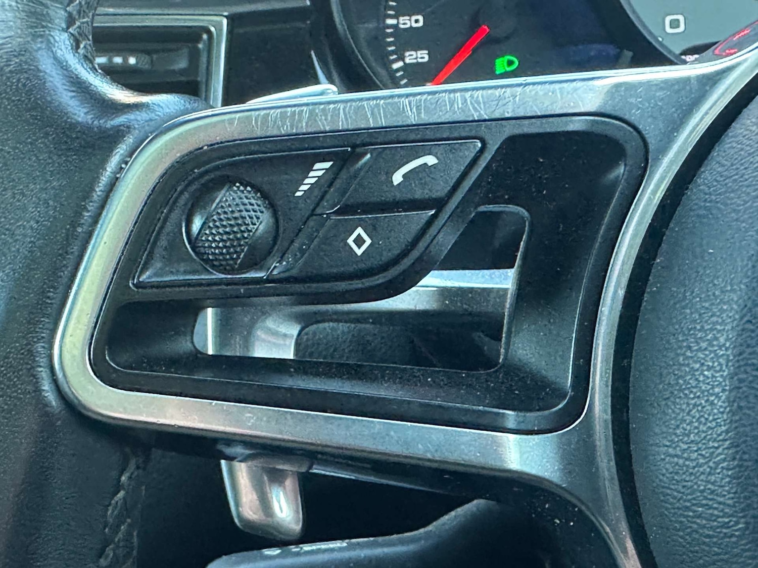 Used Porsche Macan 2015 for sale - 77022457: Photo 23