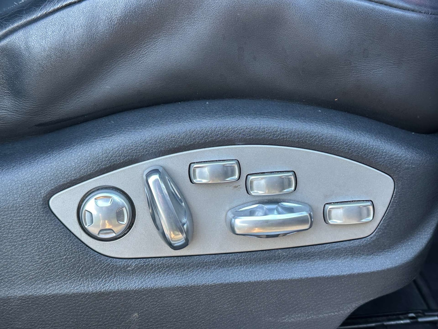 Used Porsche Macan 2015 for sale - 77022457: Photo 25