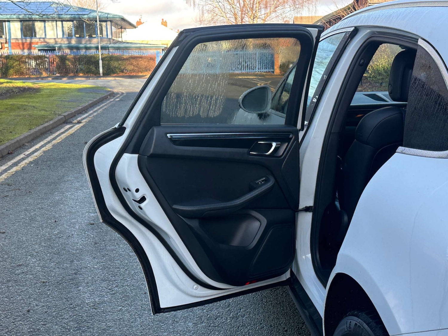 Used Porsche Macan 2015 for sale - 77022457: Photo 37