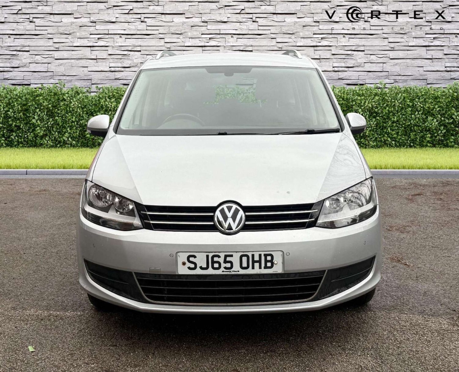 Used Volkswagen Sharan 2015 for sale - 77148620: Photo 2